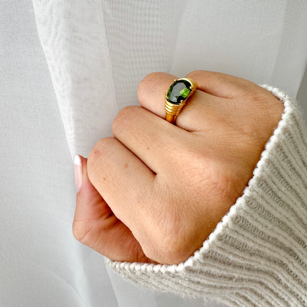 Green gemstone ring 