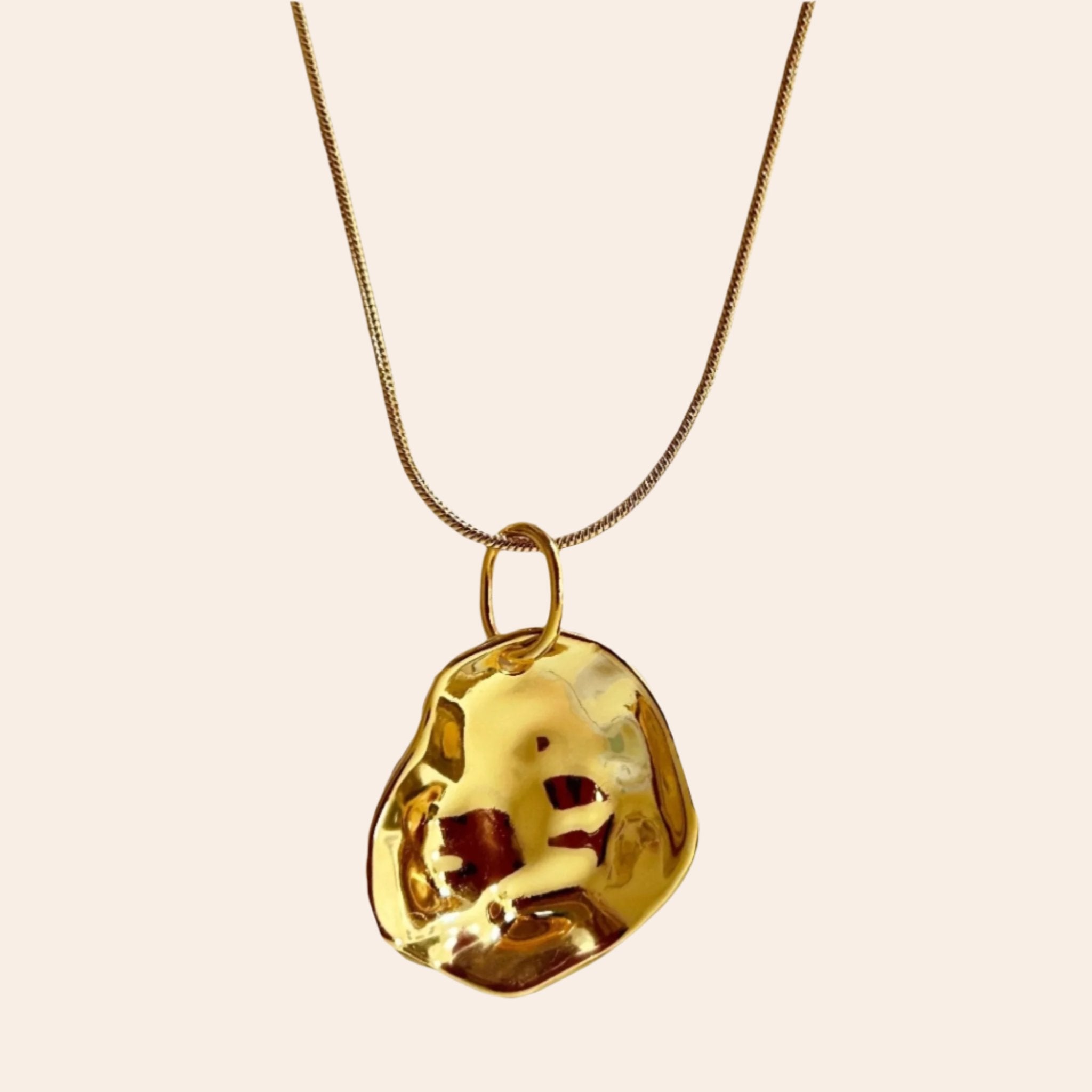 Oyster shell shaped gold vermeil pendant necklace 